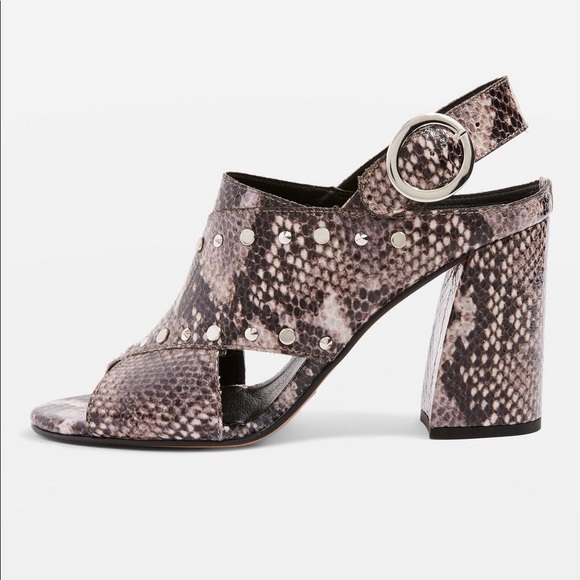 🎊HP🎊TOPSHOP Nixie Studded Sandals - Picture 2 of 8